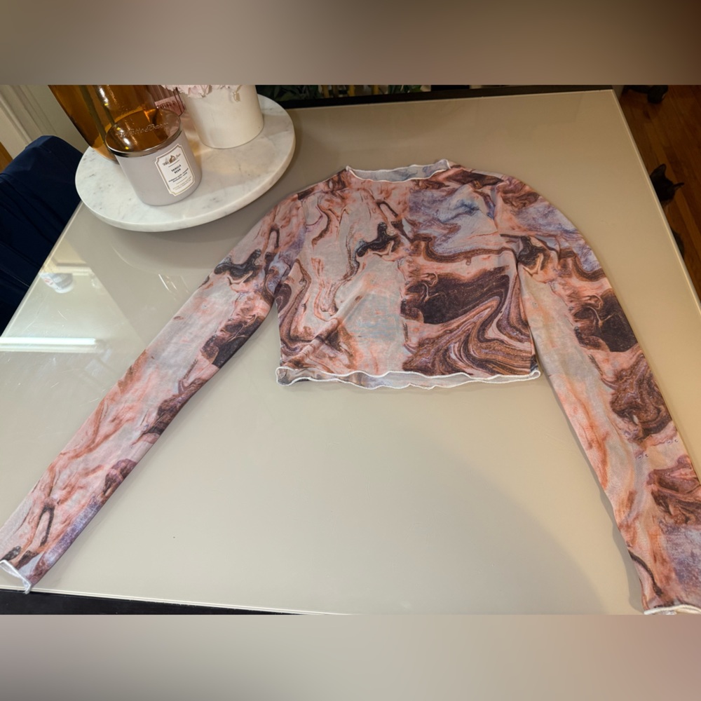 SHEIN Marble Print Long Sleeve Crop Top